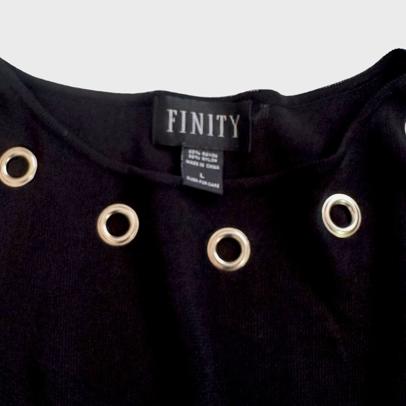 Finity Grommet Contrast Monochrome Stripe Top - XL - Picture 6 of 6